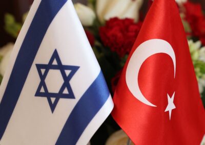 Négy év után helyreálltak az izraeli-török diplomáciai kapcsolatok