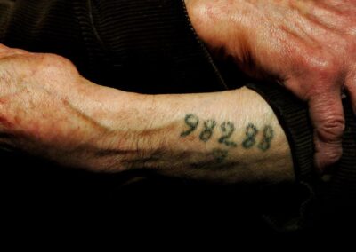 Mintegy 245 ezer zsidó túlélője él még a világon a holokausztnak