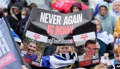 Izraeli túszok családjai a Hamász-vezetők felelősségre vonásáért tüntettek a Nemzetközi Büntetőbíróságnál