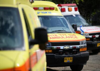 Egy ember meghalt, többen életveszélyesen megsebesültek egy merényletben Izraelben