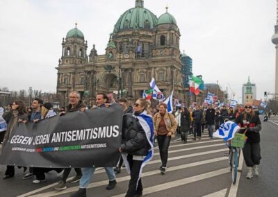 Több százan tüntettek az antiszemitizmus ellen Berlinben