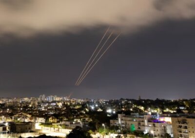 Irán több tucat drónt indított Izrael ellen
