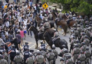 Többeket őrizetbe vettek a rendőrök Texasban az Izrael-ellenes egyetemi...
