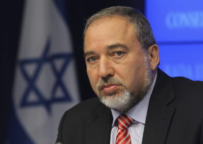 Liberman szerint Irán Izraelt megsemmisítő támadásra készül