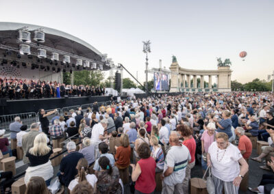 Izraeli és palesztin vendégművészekkel lép fel a Fesztiválzenekar a Hősök terén