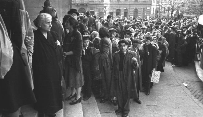 Aztán jött az 1944-es év, a csillagos ház, a sárga csillag, a félelem és a borzalmak ideje