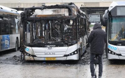 Izrael három zászlóaljat vezényelt Ciszjordániába, miután autóbuszokban követtek el buszrobbantásokat