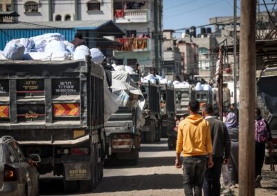 Izrael leállította a humanitárius segélyeket a Gázai övezetbe