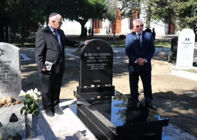 Felavatták a Szeretetkórház néhai igazgatójának sírkövét