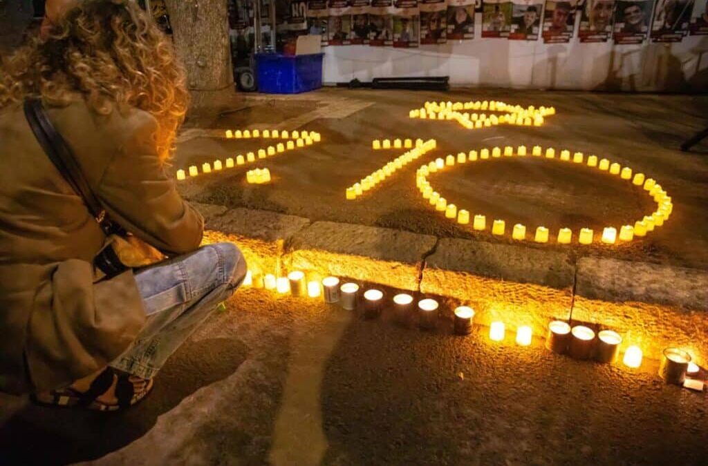 Civilek szervezésében emlékeztek meg a Hamász terrortámadásának második évfordulójáról Izrael-szerte