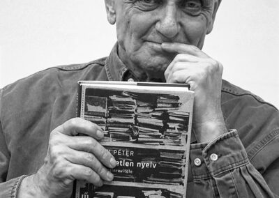 Elhunyt György Péter esztéta