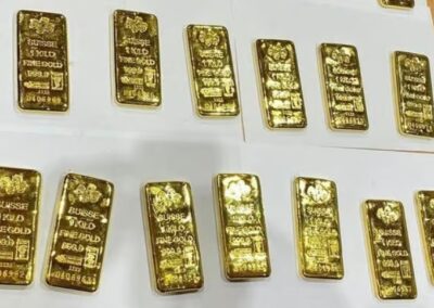 Hatvanöt kilogramm lefoglalt aranyat árverez el az izraeli adóhatóság