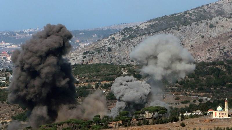 Az izraeli hadsereg figyelmeztetések után légicsapásokat mért a Hezbollah dél-libanoni célpontjaira