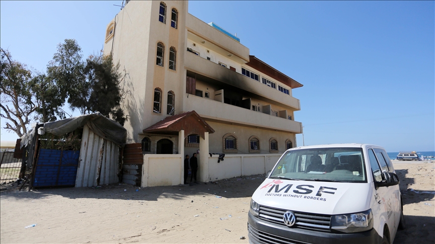 Izrael megvonta a működési engedélyt egyes segélyszervezetektől Ciszjordániában és a Gázai övezetben