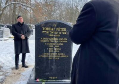 Felavatták a Frankel zsinagóga korábbi elnökének sírkövét