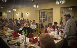 Zájin Ádár halvacsorát tartott a BZSH Héber Imre és a Herman Lipót Idősek Klubja