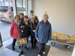 Ismét gyümölcsökkel kedveskedett a betegeknek a Frankel körzet